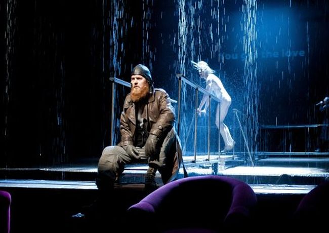 Плевнелиев ошашавен от голия Хамлет