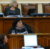 Фидосова: Г-жо Манолова, вие сте непоправима, имате две лица!