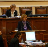 Мая Манолова: Българите са безсмъртни според избирателните списъци