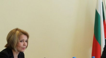 шефката дкевр обвини юристите търговията цигари