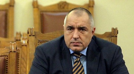 борисов пише есемеси апострофира депутатите парламента