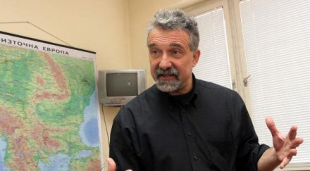 сеизмологът емил ботев хвърли оставка