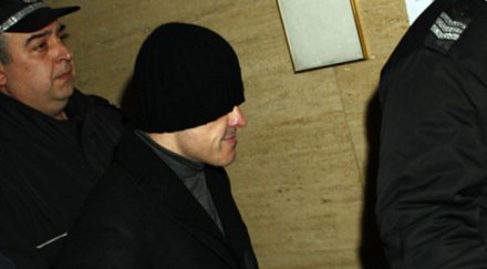 брендо осъден затвор отнемат млн