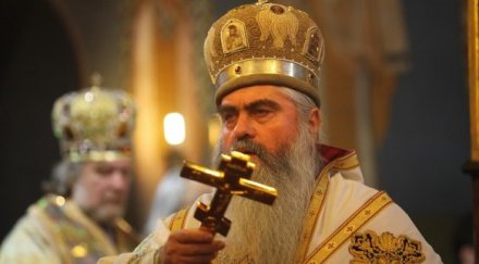 трима борят патриаршеския жезъл петък кирил фаворит