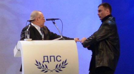 президентът героизирането октай опасно