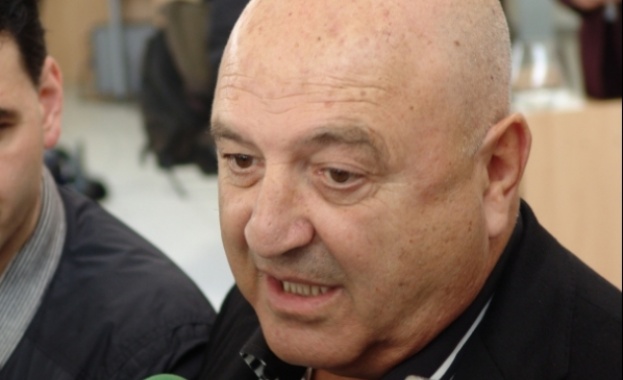 Какво лошо има, че Румен Николов и Борисов се познават?