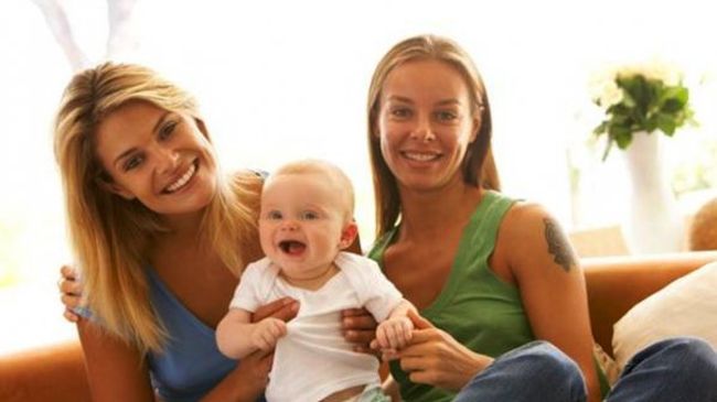 200 000 французи живеят с партньор от същия пол