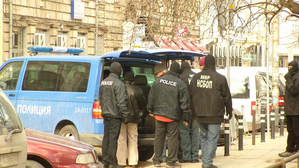 Арестуваха двама катаджии