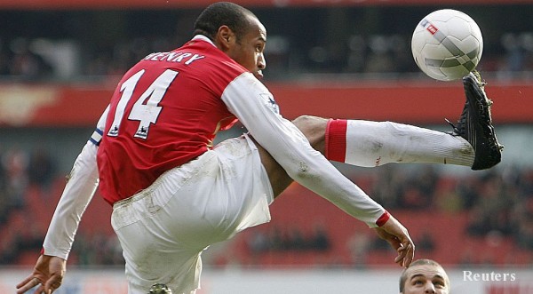 Тиери Анри поиска да се отнемат точки на отборите за расистки обиди