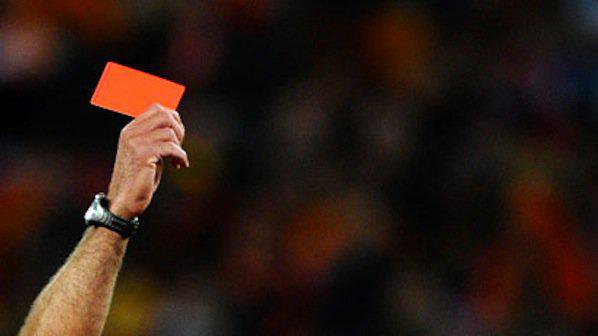 ФИФА наказа канадски национал за 6 мача за псуване на рефер