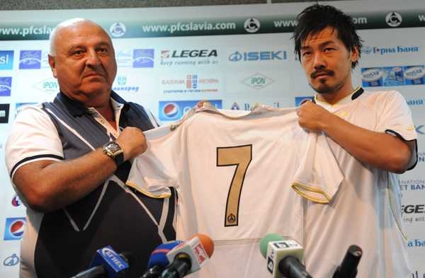 Австралийци искат да отмъкнат японец от Славия