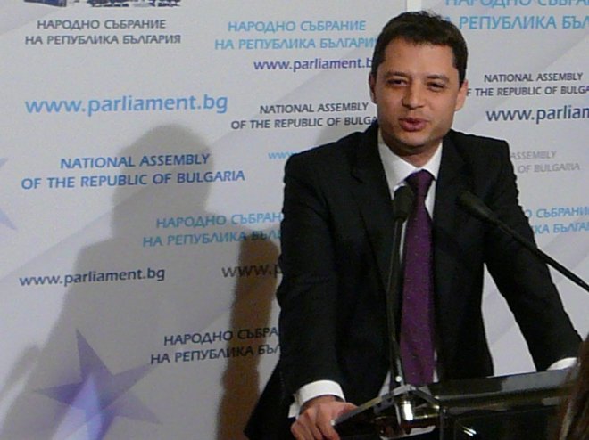 Делян Добрев: Не знам кой е Митко Каратиста, но ако искате - ще проверя