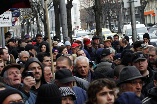 ГЕРБ щял да сваля цената на тока, ама от лятото