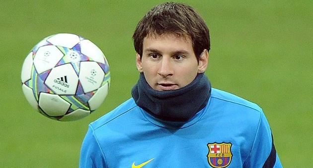 Меси и Шави зарадваха футболни малчугани от Париж