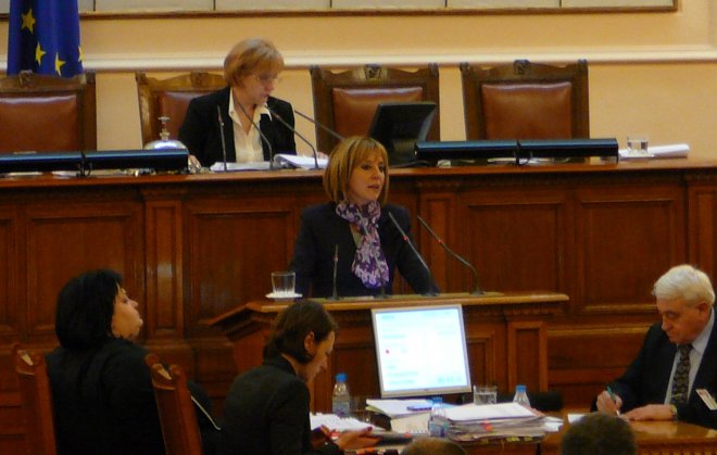 Мая Манолова: Българите са безсмъртни според избирателните списъци