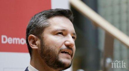 вигенин явна тенденция политизация дипломатическата служба нас