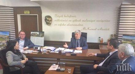 делегацията дпс посети турските общини къркларели капаклъ черкезкьой лидери дпс посрещнати високо ниво съседната държава снимки