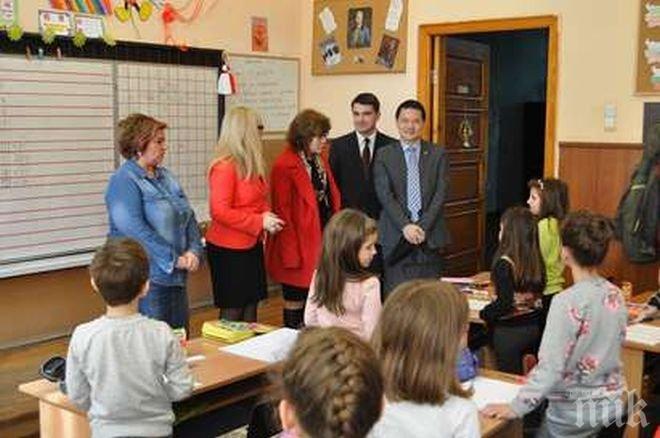 Ще учат китайски още през септември в бургаските училища