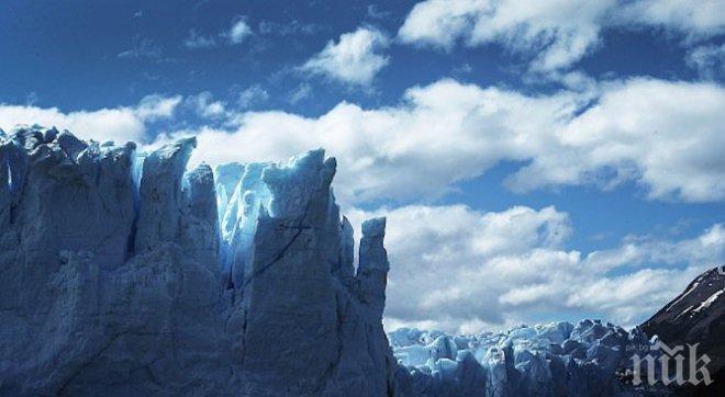 Един от трите патагонски глетчера се пропука (видео)