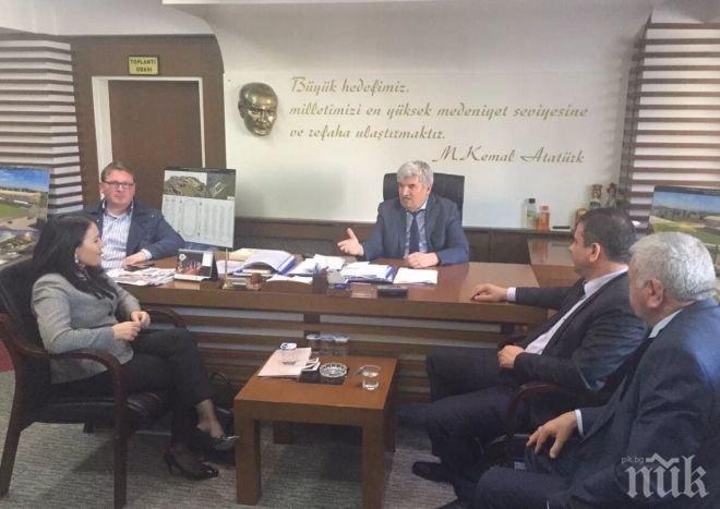 Делегацията на ДПС посети турските общини Къркларели, Капаклъ и Черкезкьой! Лидери от ДПС посрещнати на високо ниво в съседната държава! (снимки)