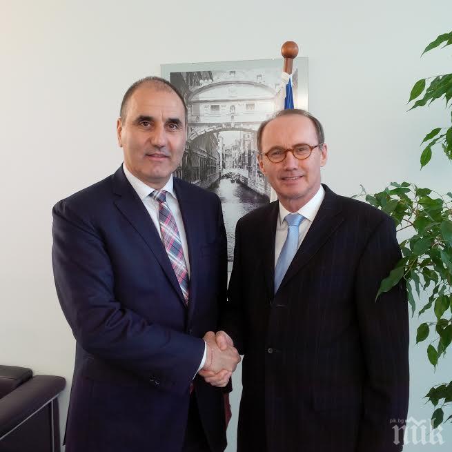 Цветанов: Би било добре част от възпиращите съоръжения по границата с Турция да бъдат доизградени с европейски средства