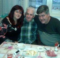 ДРАМА С ЩАСТЛИВ КРАЙ! След 48 години осиновен търновец откри биологичния си баща, брат и сестри