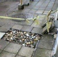 Варненци обезопасяват улични дупки с отпадъци
