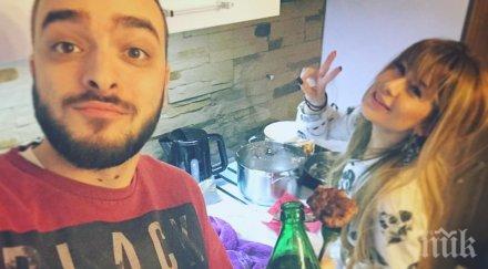 жадна внимание гаджето криско опасна близост жена гореща снимка