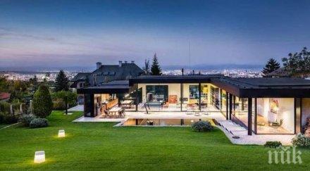 извънземна къща българия смая света ретро автомобил мерцедес сред изненадите вижте феноменалния дом снимки