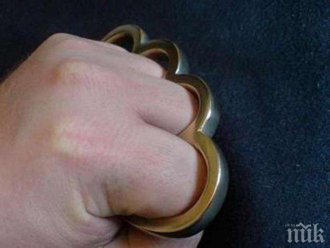 Агресивни крадци плашат деца с метален бокс