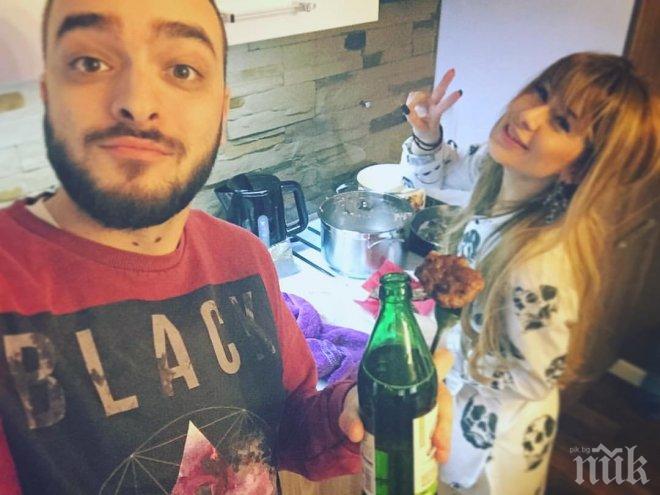 Жадна за внимание! Гаджето на Криско в опасна близост с жена (гореща снимка) Жадна за внимание! Гаджето на Криско в опасна близост с жена (гореща снимка)