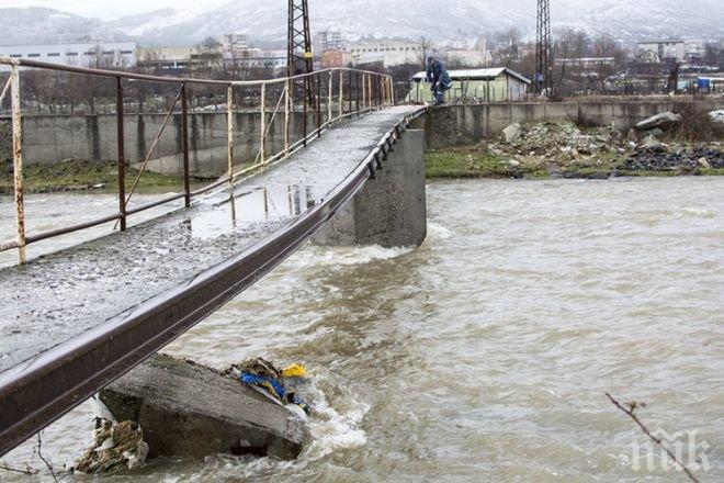 Водата в Момчилград и 12 села не е годна за пиене