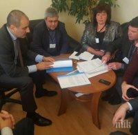 Цветанов обсъди с представители на местната власт в Стралджа опасенията на хората от възстановяване дейността на производствено-складова база „Стралджа-Мараш“