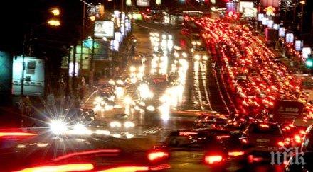 почетните консули свалят червените номера колите