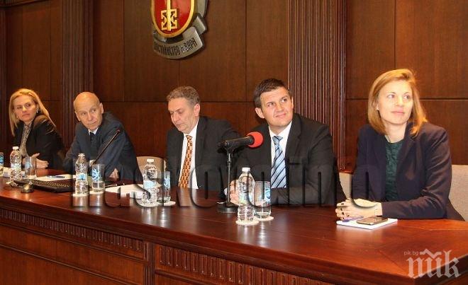 Правят бизнес инкубатор в Хасково