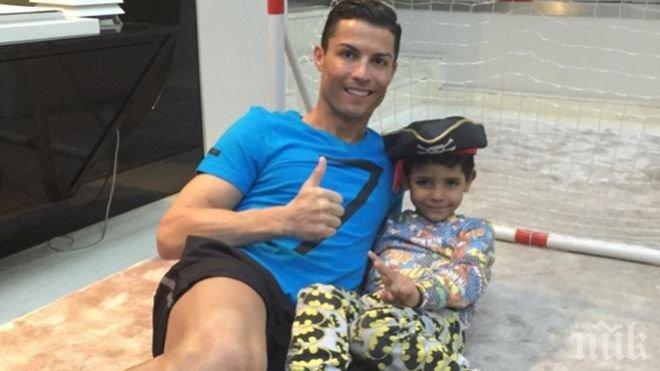 Роналдо пак отскочи до приятеля си в Мароко