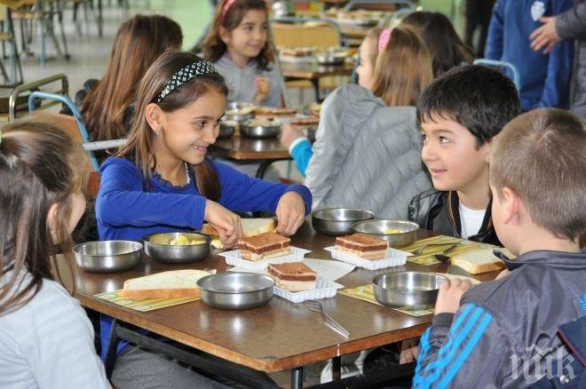 В училищата хранят учениците със салами и фалшиви натурални сокове
