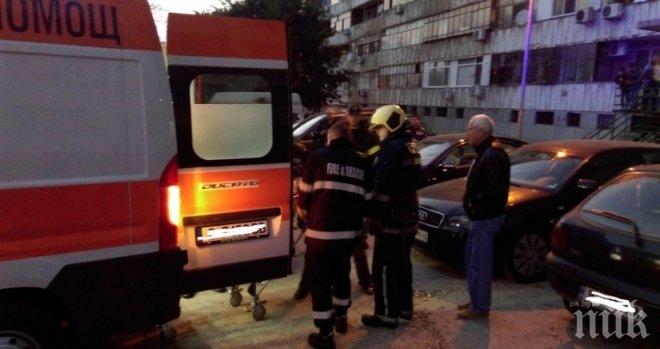 Кандило изпепели дома на възрастна жена в Хасково, деца подпалиха фургон