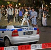 Кръв и бой в ромската махала на Асеновград! Цигани нападнаха полицаи с лопати, вили и дървени летви