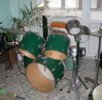 Перкусионисти превърнаха джанти, кашони и купи с вода в музика