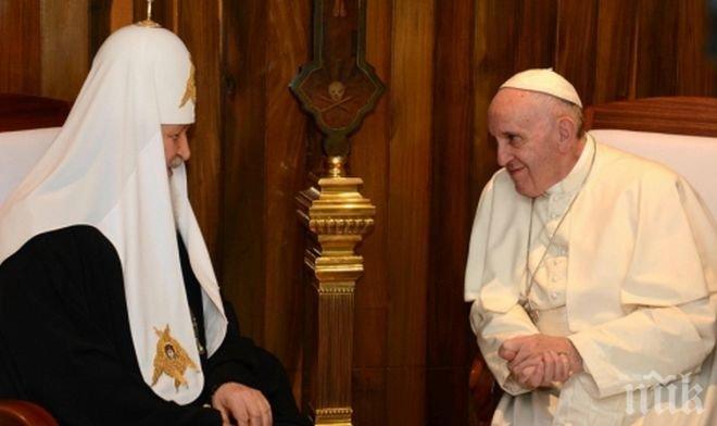 Държавният секретар на папа Франциск пристигна за освещаване на катедралния храм „Успение Богородично”