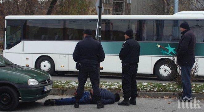 Полицаи от Хасково респектираха със стрелба наркотрафиканти, задържаха 20 души