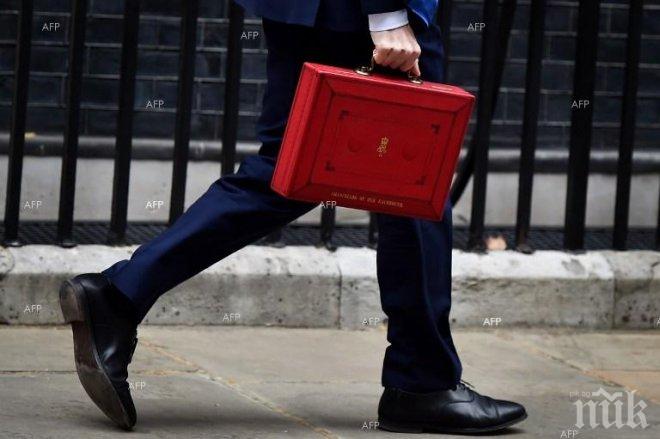 Британски министър подаде оставка заради разногласия относно бюджета
