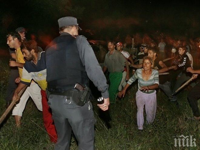 Роми нападнаха полицаи в Асеновград, униформен е с осем шева на главата