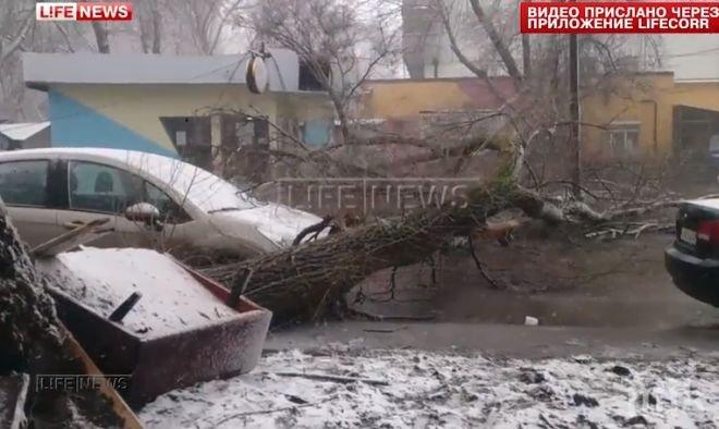 Видео показа свирепата стихия, вилняла в Ростов на Дон, където рухна Боинга на FlyDubai