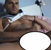 БОМБА! Наш футболист, въргалял се в едно легло с Азис, е герой в порно (потресаващи снимки 18+)