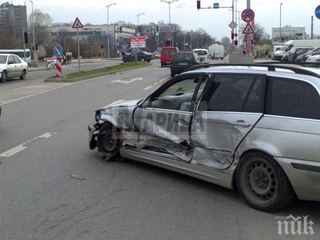 17 ранени при войната по пътя