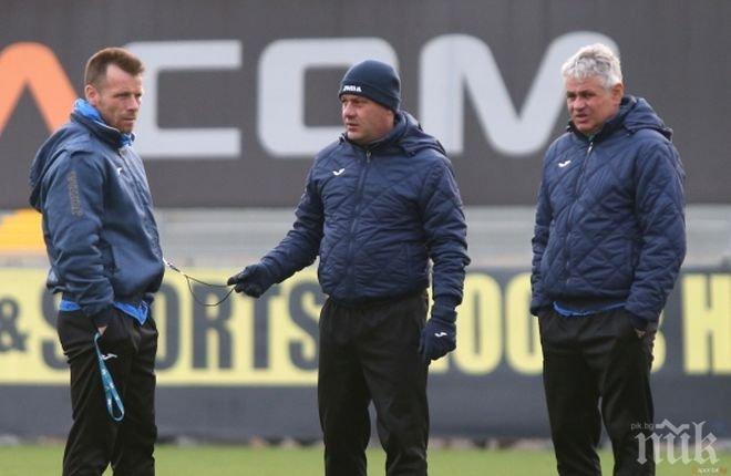 Рокада в Левски! Топузаков може да смени Стойчо Стоев
