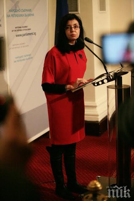 Кунева: Децата и учителите ни са много умни - грехота е да не използваме тази възможност