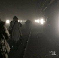 ИЗВЪНРЕДНО ОТ БРЮКСЕЛ! Вижте как се измъкнаха от огнения ад пътниците в метрото!